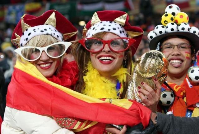 stati d animo differenti dopo la finale che a assegnato jl mondiale alla spagna (2).jpg