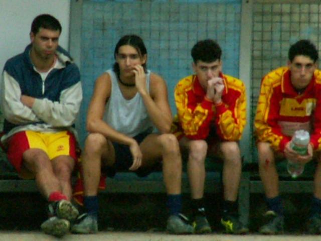 01 giovani in panchina.JPG