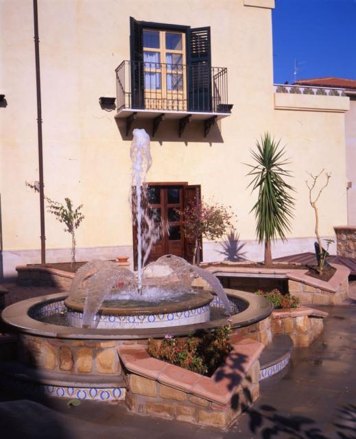 FONTANA - TERRAZZO DI PALAZZO ARMAO - 2.jpg