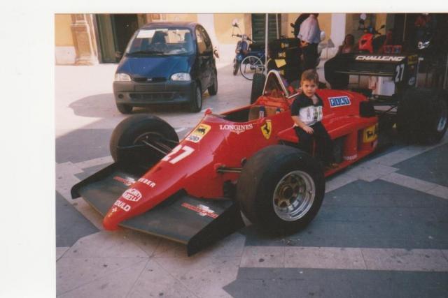 GIOVANI APPASSIONATI DELLA FERRARI (32).jpg