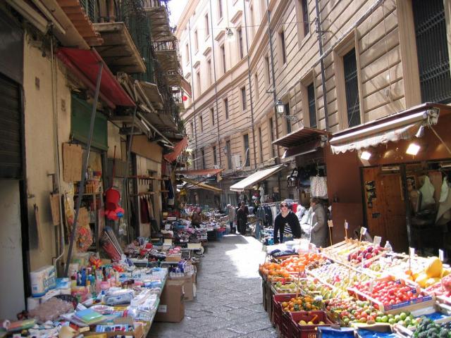 IN GIRO A PALERMO.JPG