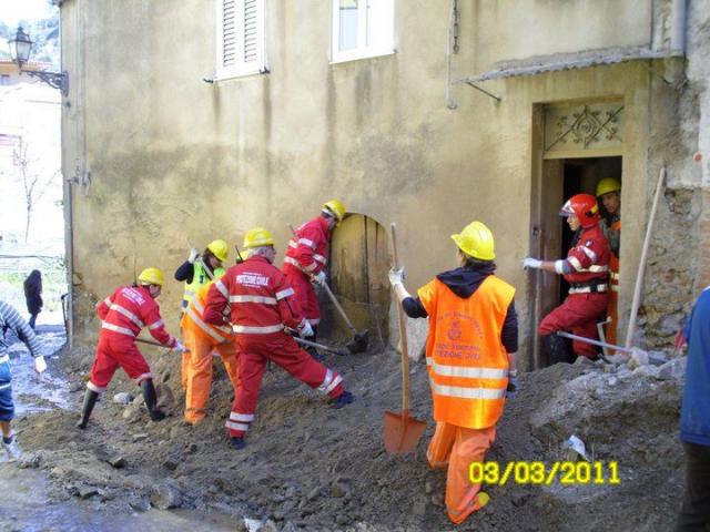 PROTEZZIONE CIVILE A MESSINA 3 - MARZO 2011 (96).jpg