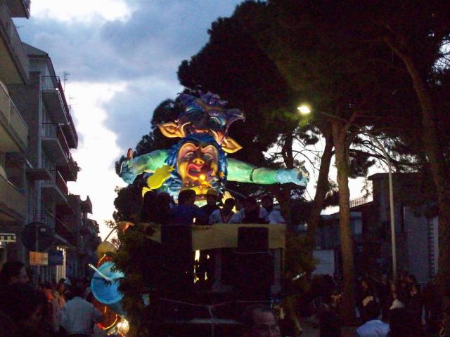 Carnevale 2011 Acquedolci 083.JPG